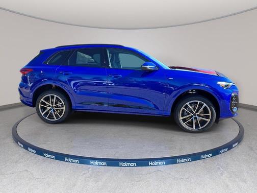 Blue 2026 Audi Q5 2.0T Premium