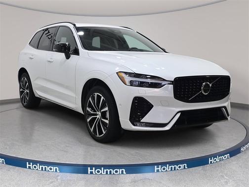 2023 Volvo XC60 B5 Plus Dark Theme