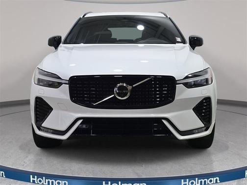 2023 Volvo XC60 B5 Plus Dark Theme