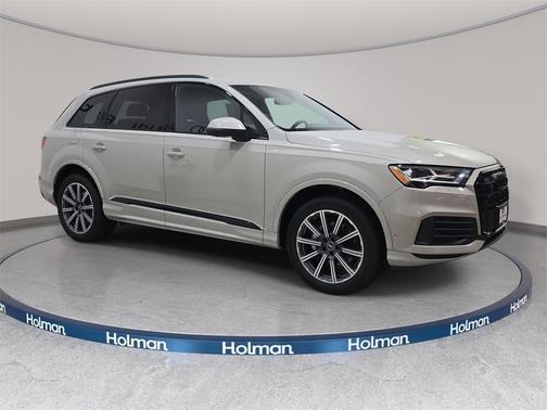 2022 Audi Q7 45 Premium Plus