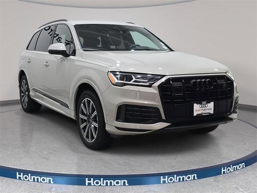 2022 Audi Q7 45 Premium Plus