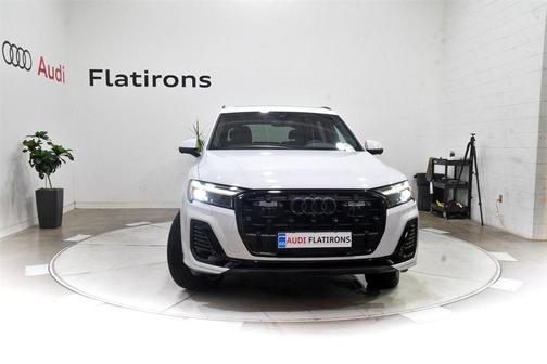 2025 Audi Q7 55 Premium Plus