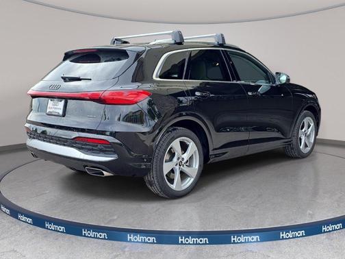 Mythos Black Metallic 2025 Audi Q5 2.0T quattro Premium