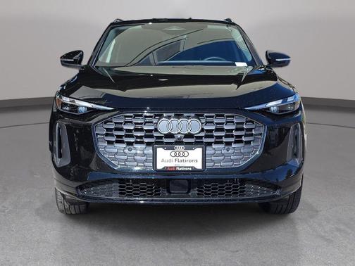 Mythos Black Metallic 2025 Audi Q5 2.0T quattro Premium