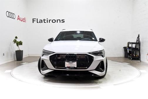 2022 Audi e-tron Premium