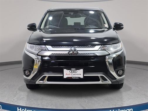 2020 Mitsubishi Outlander SE