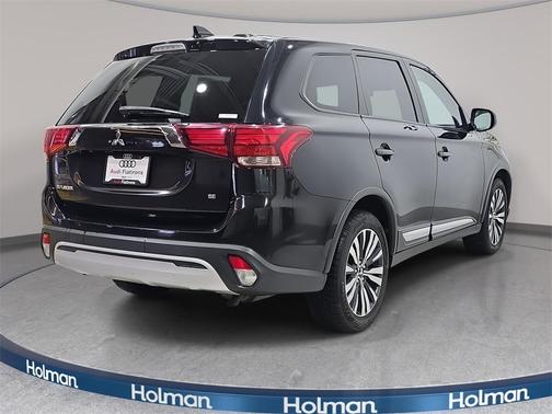 2020 Mitsubishi Outlander SE