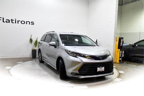2023 Toyota Sienna XLE