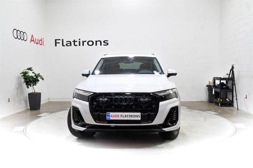 2025 Audi Q7 55 Premium Plus