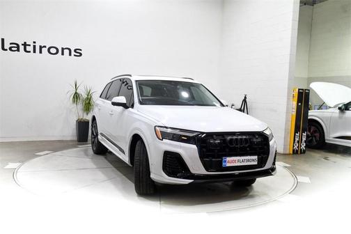 2025 Audi Q7 55 Premium Plus