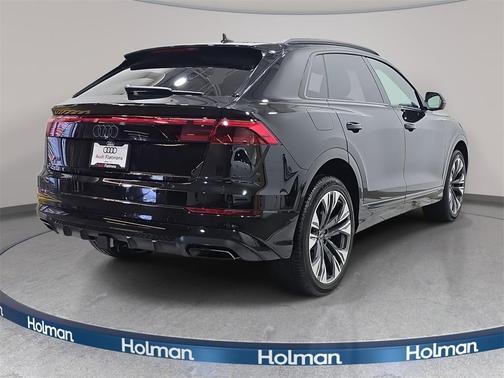 2025 Audi Q8 55 Premium
