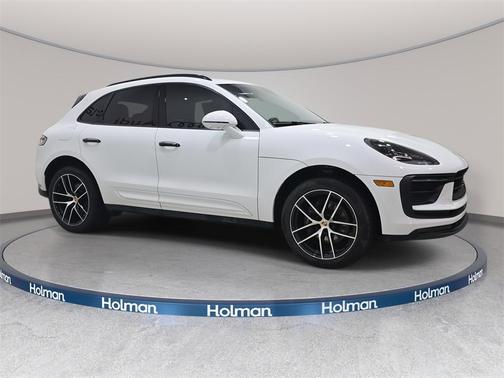 2022 Porsche Macan Base