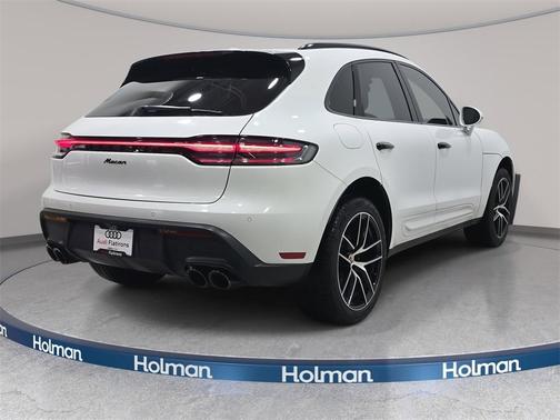2022 Porsche Macan Base