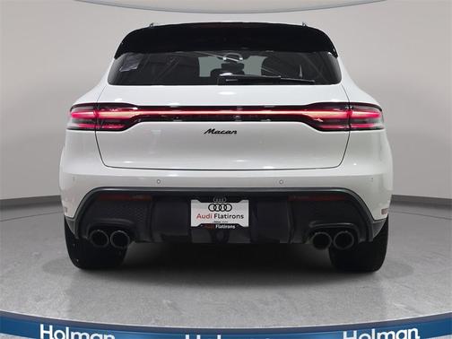 2022 Porsche Macan Base