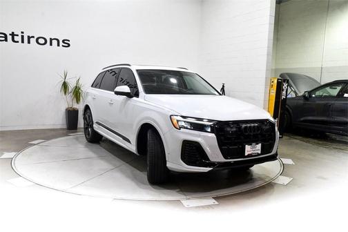 2025 Audi Q7 55 Premium Plus