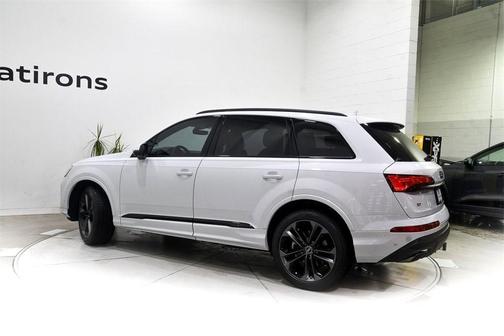 2025 Audi Q7 55 Premium Plus