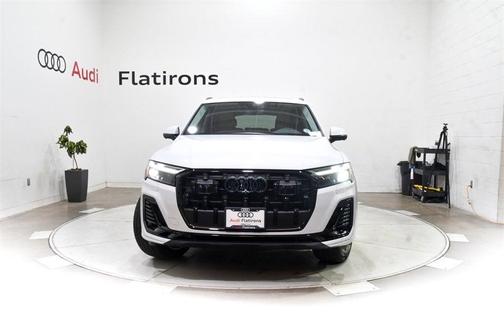 2025 Audi Q7 55 Premium Plus