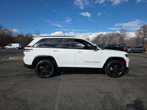 2024 Jeep Grand Cherokee Altitude