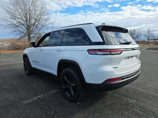 2024 Jeep Grand Cherokee Altitude