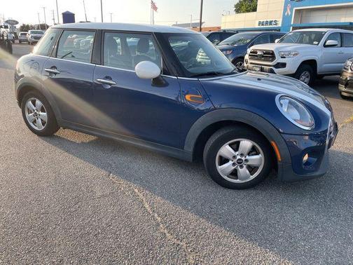 2017 MINI Hardtop Cooper