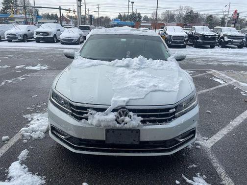 2017 Volkswagen Passat 1.8T SE w/Technology