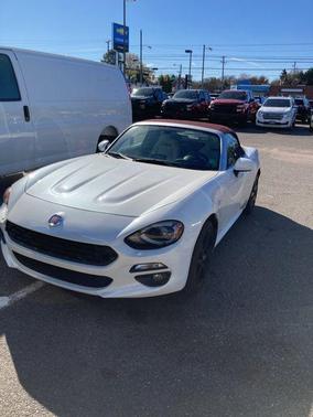 2019 FIAT 124 Spider Base