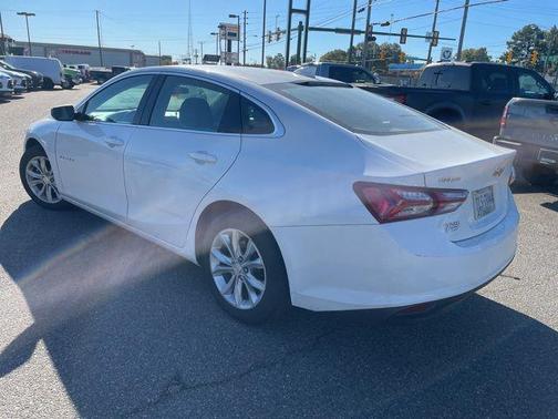 2022 Chevrolet Malibu FWD LT