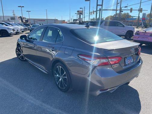 2020 Toyota Camry SE