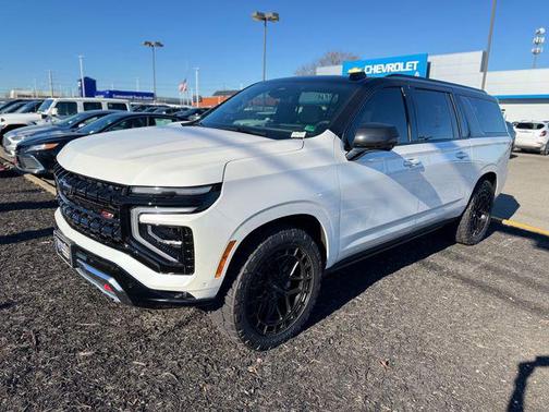 2025 Chevrolet Suburban 4WD Z71