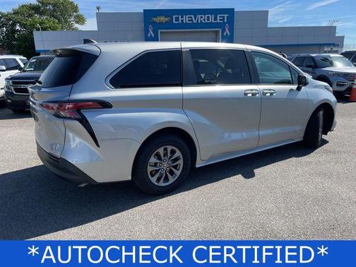 2021 Toyota Sienna LE