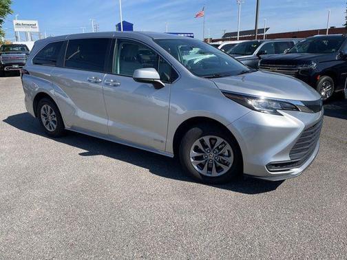 2021 Toyota Sienna LE