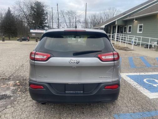 2015 Jeep Cherokee Sport