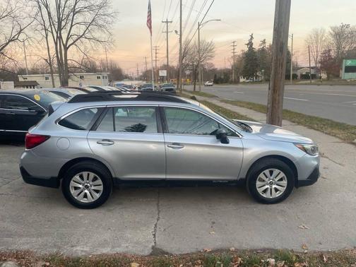 2019 Subaru Outback 2.5i