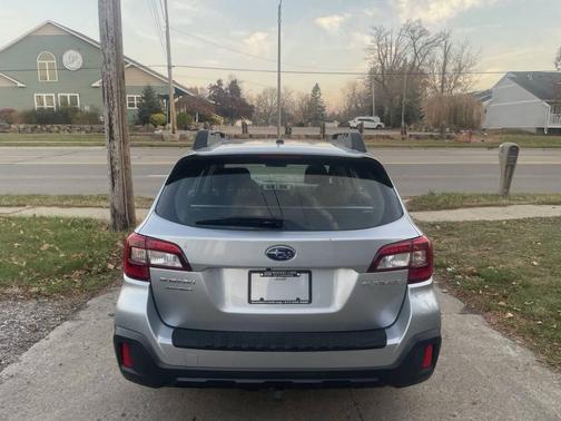 2019 Subaru Outback 2.5i
