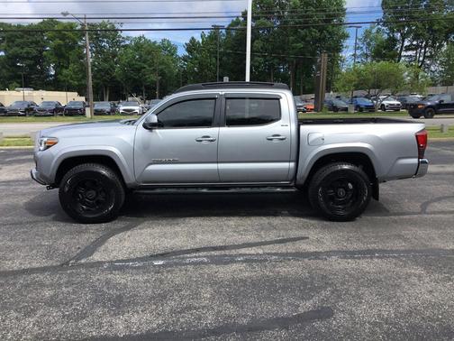 Silver Sky Metallic 2018 Toyota Tacoma SR5