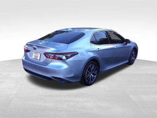 2021 Toyota Camry Hybrid XLE