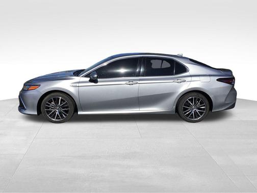 2021 Toyota Camry Hybrid XLE