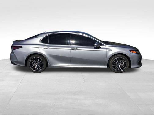 2021 Toyota Camry Hybrid XLE