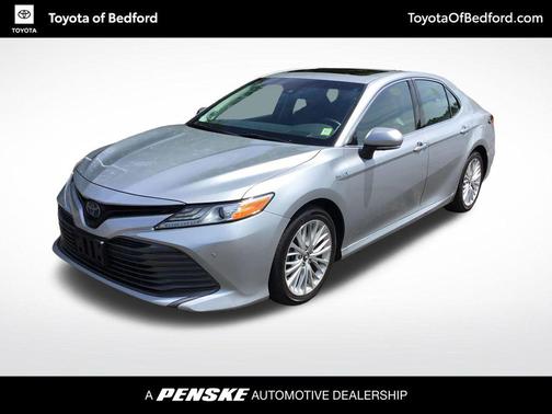 Celestial Silver Metallic 2018 Toyota Camry Hybrid XLE