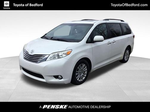 Blizzard Pearl 2016 Toyota Sienna XLE