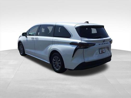 2024 Toyota Sienna XLE 7 Passenger