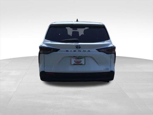 2024 Toyota Sienna XLE 7 Passenger