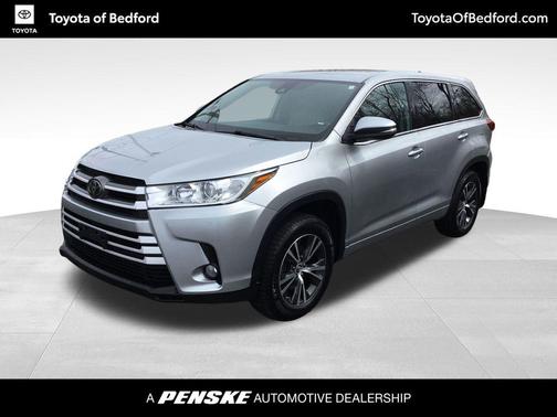 Celestial Silver Metallic 2018 Toyota Highlander LE Plus