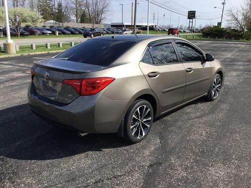 Falcon Gray Metallic 2017 Toyota Corolla SE