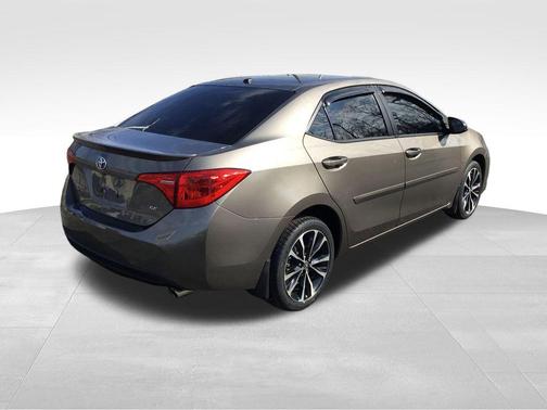 Falcon Gray Metallic 2017 Toyota Corolla SE