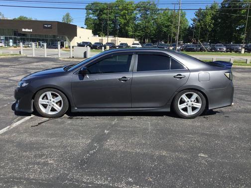 Magnetic Gray Metallic 2012 Toyota Camry SE