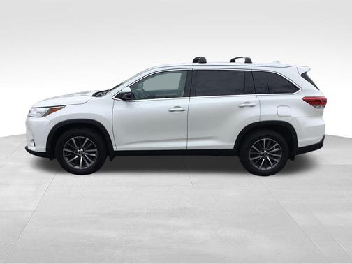 Blizzard Pearl 2019 Toyota Highlander XLE