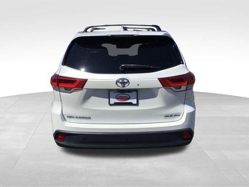 Blizzard Pearl 2019 Toyota Highlander XLE