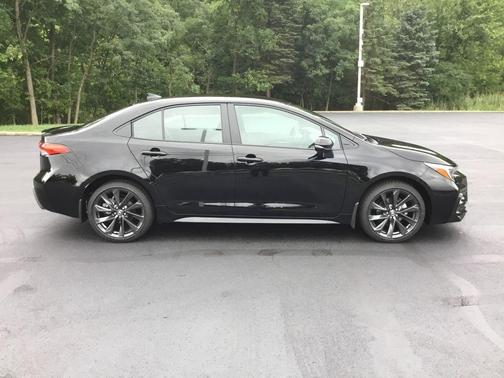 Midnight Black Metallic 2026 Toyota Corolla SE