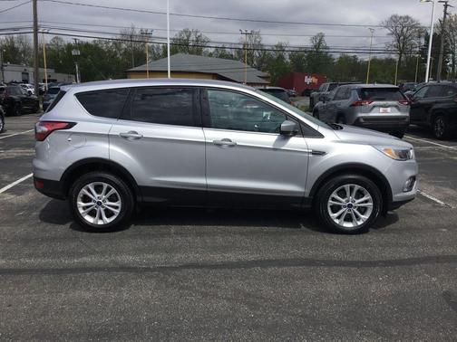 INGOT SILVER METALLIC 2017 Ford Escape SE